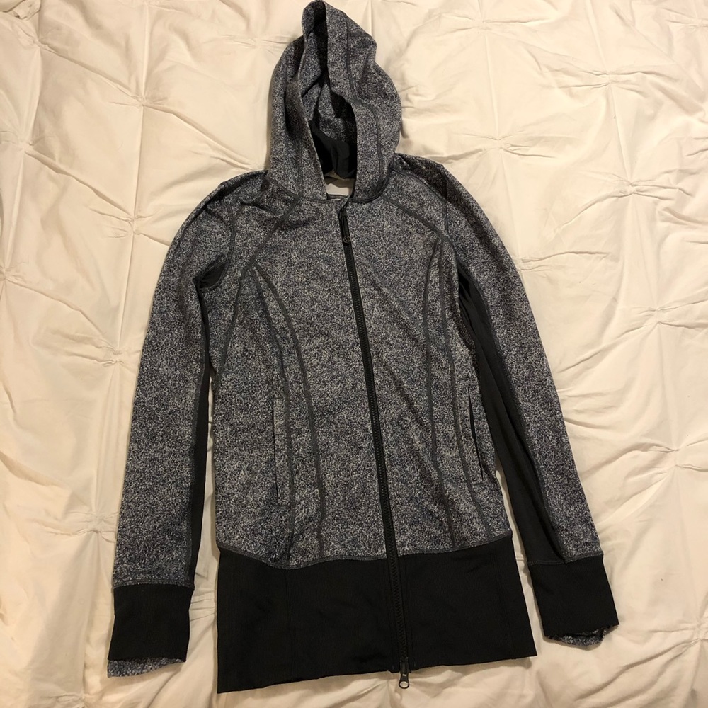 Lululemon zip up jacket / 4